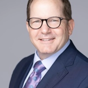 Robert Howard board-certified labiaplasty surgeon
