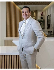 Bruce Kadz board-certified labiaplasty surgeon