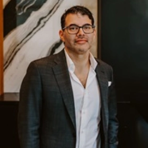 Johnny Franco board-certified labiaplasty surgeon