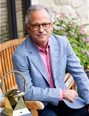 Alan Larsen board-certified labiaplasty surgeon