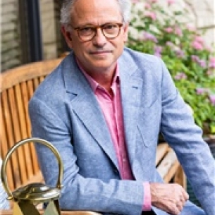 Alan Larsen board-certified labiaplasty surgeon