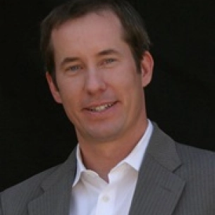 Douglas Mackenzie board-certified labiaplasty surgeon