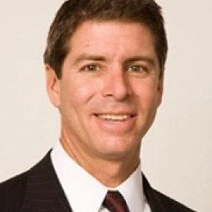 Andres Taleisnik board-certified labiaplasty surgeon