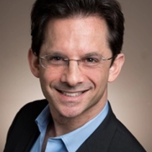 Adam Summers board-certified labiaplasty surgeon