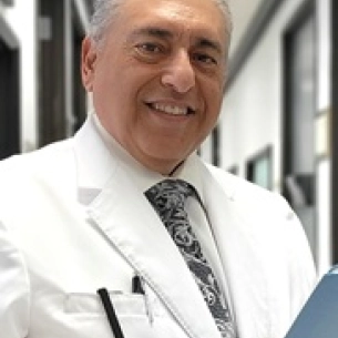 Sean Younai board-certified labiaplasty surgeon