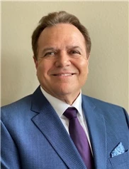 Juan Escobar board-certified labiaplasty surgeon