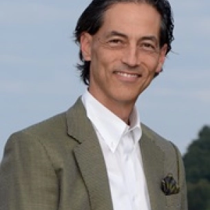 Roger Emory board-certified labiaplasty surgeon