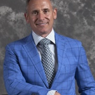 Scott Spiro board-certified labiaplasty surgeon