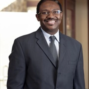 Guy Crevecoeur board-certified labiaplasty surgeon