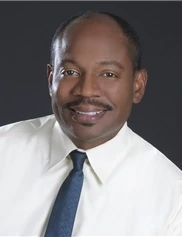 Larry Leverett board-certified labiaplasty surgeon