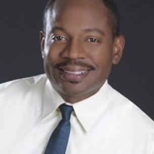Larry Leverett board-certified labiaplasty surgeon