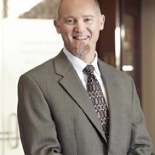 Alan Stephens board-certified labiaplasty surgeon