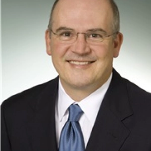Leopoldo Lapuerta board-certified labiaplasty surgeon