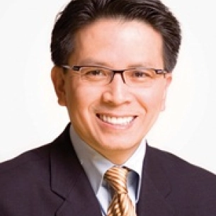 Peter Newen board-certified labiaplasty surgeon
