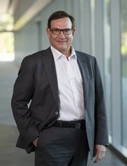 Barry DiBernardo board-certified labiaplasty surgeon