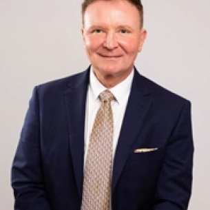 Mark Brzezienski board-certified labiaplasty surgeon