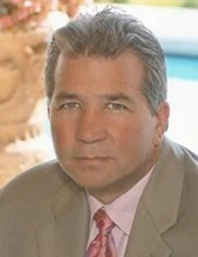 Eric Weiss board-certified labiaplasty surgeon