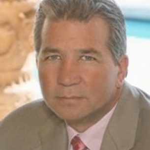Eric Weiss board-certified labiaplasty surgeon
