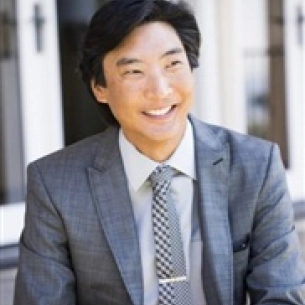 Gilbert Lee board-certified labiaplasty surgeon
