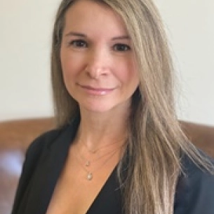 Heather Faulkner board-certified labiaplasty surgeon
