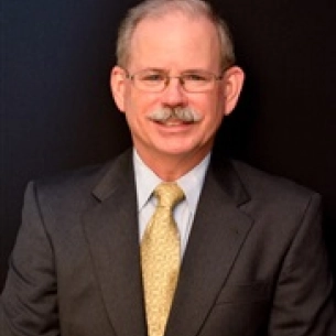 Thomas Leach board-certified labiaplasty surgeon