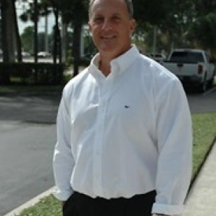 Aldo Lombardo board-certified labiaplasty surgeon