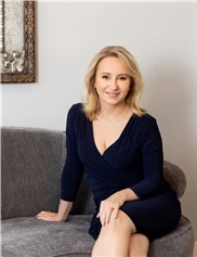 Lucie Capek board-certified labiaplasty surgeon