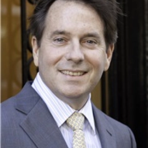 Leo Keegan board-certified labiaplasty surgeon