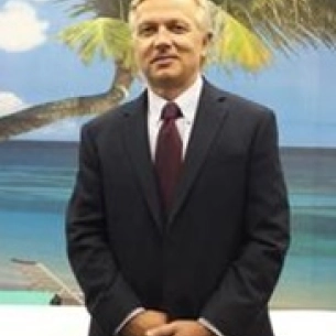Scott Andochick board-certified labiaplasty surgeon