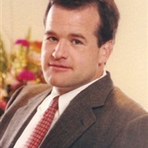Douglas Sunde board-certified labiaplasty surgeon