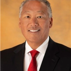 Joseph Chun board-certified labiaplasty surgeon