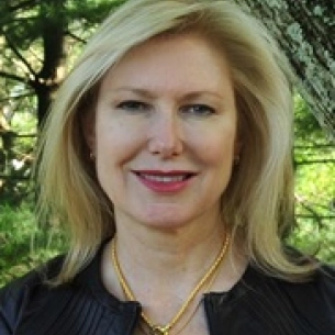 Gloria Duda board-certified labiaplasty surgeon