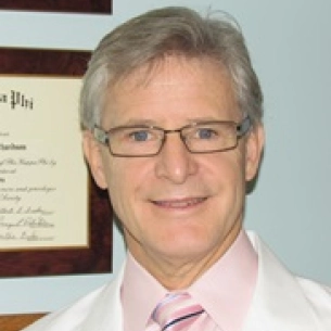 Daniel Richardson board-certified labiaplasty surgeon