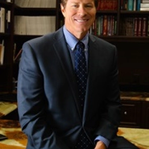 Lane Smith board-certified labiaplasty surgeon