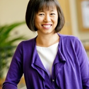 Roxanne Sylora board-certified labiaplasty surgeon