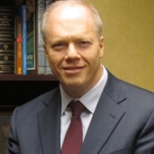 Steven Shoen board-certified labiaplasty surgeon