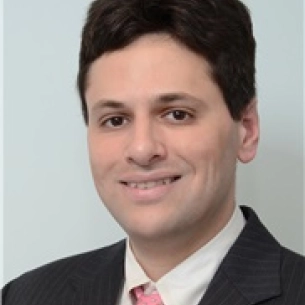 Jonathan Landon board-certified labiaplasty surgeon