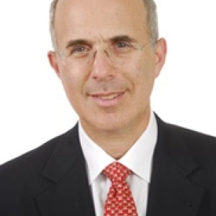 Nolan Karp board-certified labiaplasty surgeon