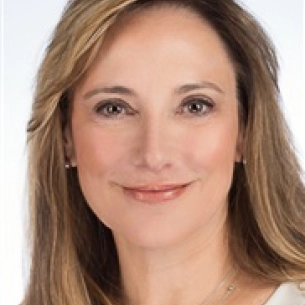 Kaye Riolo board-certified labiaplasty surgeon