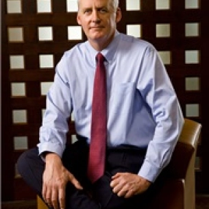 Stephen Hardy board-certified labiaplasty surgeon