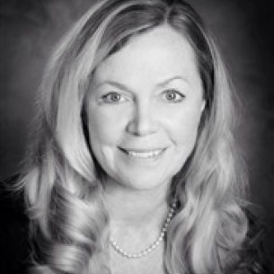 Elizabeth Peterson board-certified labiaplasty surgeon