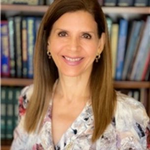 Cristina Frexes Keusch board-certified labiaplasty surgeon