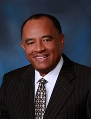 Konrad Dawson board-certified labiaplasty surgeon