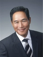 Leonard Yu board-certified labiaplasty surgeon