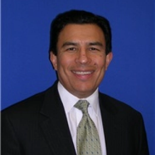 Jose Alberto Bastidas board-certified labiaplasty surgeon