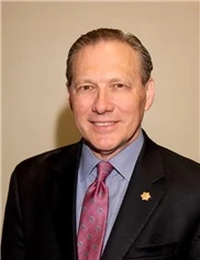 Renato Saltz board-certified labiaplasty surgeon