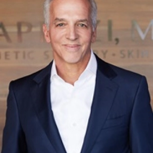 Peter Capizzi board-certified labiaplasty surgeon
