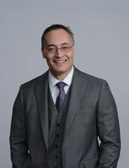 Alexander Moya board-certified labiaplasty surgeon