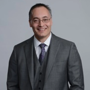 Alexander Moya board-certified labiaplasty surgeon