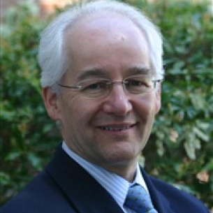 Harold Beam board-certified labiaplasty surgeon